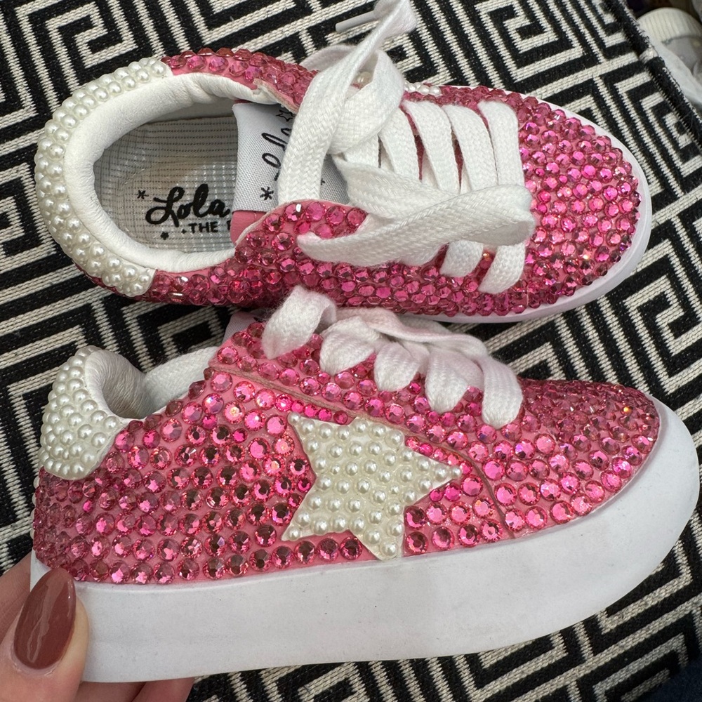 Lola + The Boys Girls Diamonds and Pearls Sparkle Sneakers 8.5